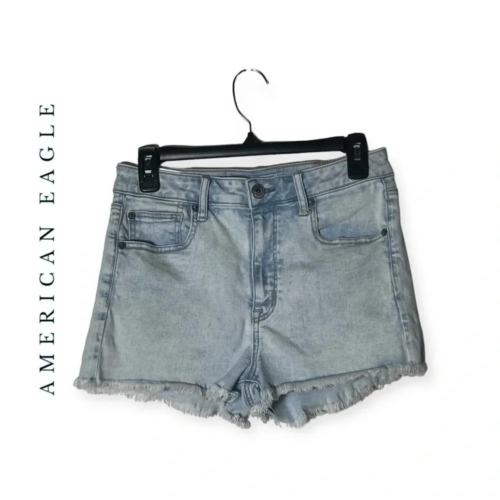 1801. AMERICAN EAGLE “NE(X)T LEVEL STRETCH” SHORTS LIGHT WASH DENIM COLOR SIZE 8